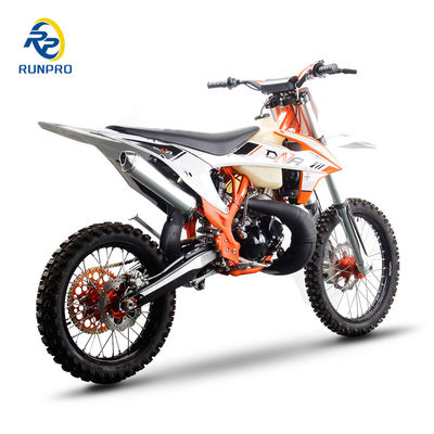 250cc βενζινοκίνητη μοτοσικλέτα pitcross με μπροστινό πίσω φρένο δίσκου και μοντέλο κινητήρα 2 ροών