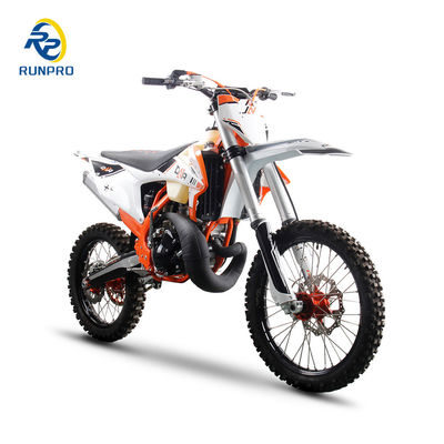 250cc βενζινοκίνητη μοτοσικλέτα pitcross με μπροστινό πίσω φρένο δίσκου και μοντέλο κινητήρα 2 ροών