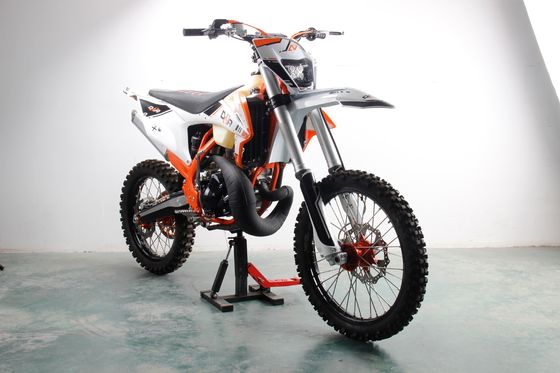 250cc βενζινοκίνητη μοτοσικλέτα pitcross με μπροστινό πίσω φρένο δίσκου και μοντέλο κινητήρα 2 ροών