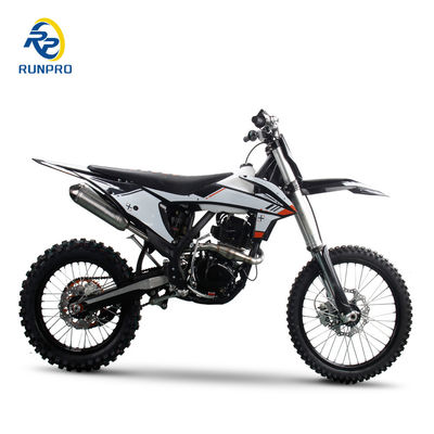Κατακτήστε οποιοδήποτε έδαφος με το Runpro 21/18 ελαστικό 300cc Dirt Bike CE πιστοποιημένο και ισχυρό
